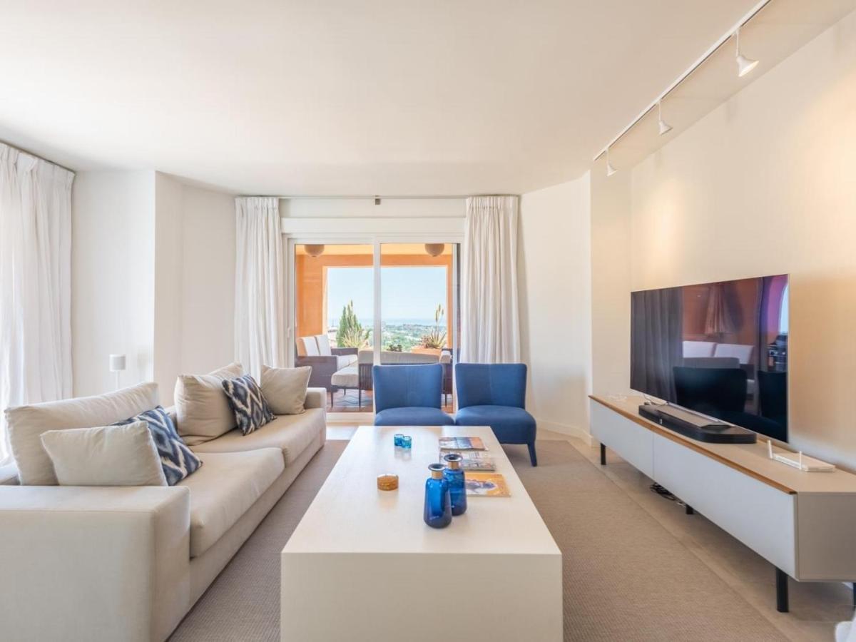 Belvederes A Spacious And Luxury Apartment *